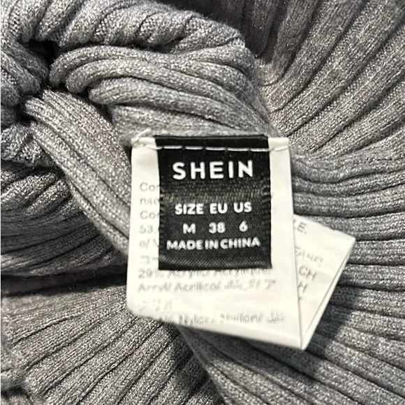 Gray Long Sleeve Cropped Sweater -SHEIN Medium- Bundles and Offers Welcome - Picture 3 of 3